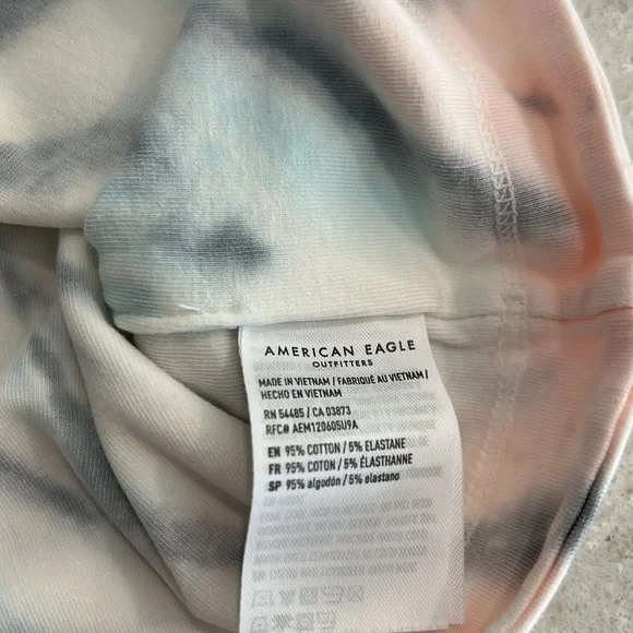 NWT American Eagle crop top. Size large. So cute! - Picture 9 of 10